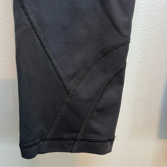 Lululemon Pants Black Cropped Leggings Floral Waist Band Yoga Running Logo Sz 4 - Picture 8 of 10